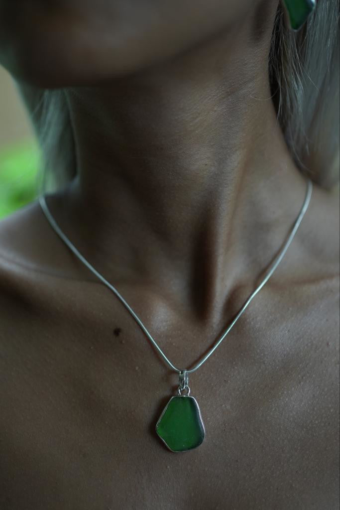Ocean’s Sonnet: Handcrafted Sea Glass Pendant Necklaces